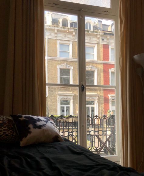 Flat London Aesthetic, Terraced House Aesthetic, Aesthetic London Apartment, London Balcony Aesthetic, London Student Apartment, Flat In London Aesthetic, Apartment London Aesthetic, Brighton Apartment Aesthetic, London Flats Aesthetic