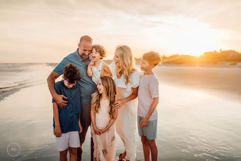 Charleston Beach, Colors Pictures, Beach Memories, Family Photoshoot Poses, Family Of 6, Family Beach Pictures, Beach Family Photos, Beach Pictures Poses, Beach Portraits