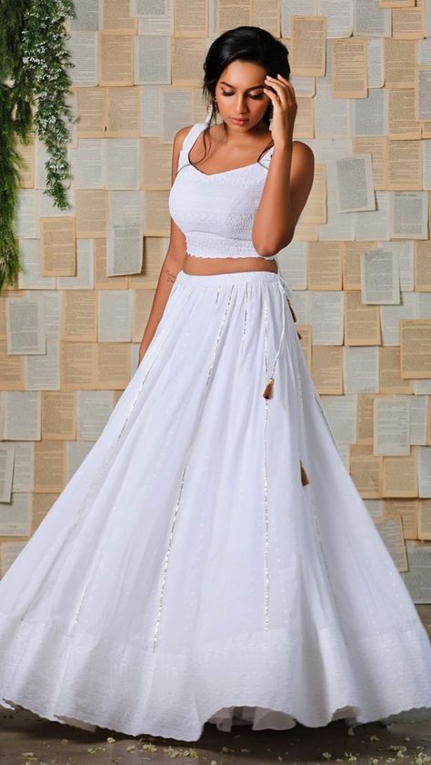 White Crop Top Lehenga, Lengha Embroidery, White Lengha, Lehenga Designs Latest, Sari For Women, Lengha Sari, Onam Outfits, Girls Occasion Dresses, Bridal Lengha