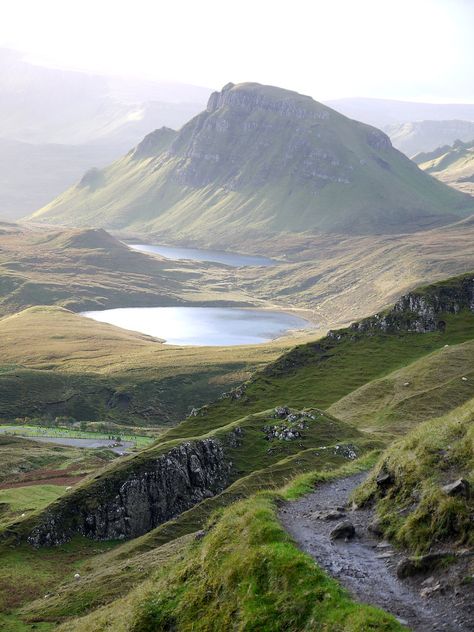 Narrow Path, Beautiful Scotland, Isle Of Skye Scotland, Skye Scotland, Voyage Europe, Isle Of Skye, Scotland Travel, Alam Yang Indah, British Isles