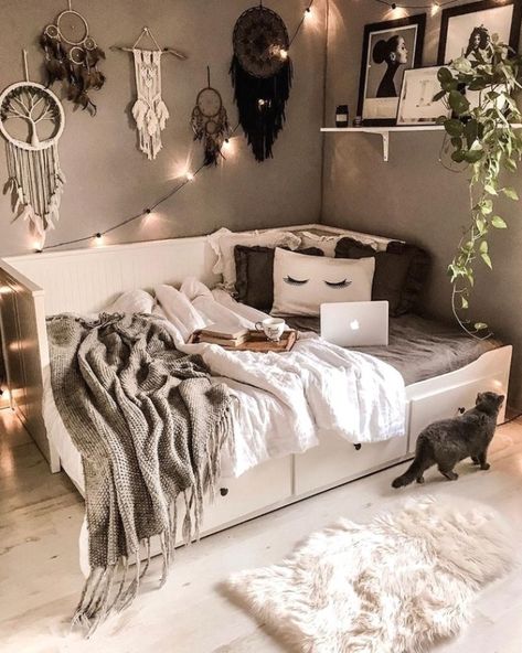 Turn a boring bedroom into a sanctuary with these easy-to-copy tips for creating a wonderful bedroom space. #bedroom #bedroomideas Boring Bedroom, Hemnes Bed, Decorating A Bedroom, Bilik Idaman, Bedroom Decor For Couples, Makeover Bedroom, Ikea Hemnes, Dekorasi Kamar Tidur, Bedroom Space