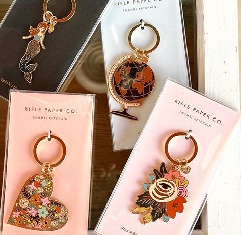 Keychain Art, Diy Keyring, Quilling Earrings, Stationary Gifts, Custom Dog Tags, Artist Alley, Craft Booth, Packaging Labels Design, Wedding Souvenirs