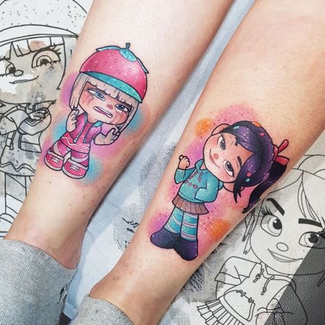 Lunie Chan on Instagram: “Taffyta et Vanellope😍 Merci d’avoir adopté ces flash ensemble 🥰🥰🥰 #ralphtattoo #vanellopetattoo #taffytatattoo #wreckitralphtattoo…” Wreck It Ralph Tattoo, Geometry Tattoo, Wreck It Ralph, Feather Tattoos, Disney Tattoos, Beauty Inspiration, Tattoos And Piercings, Watercolor Tattoo, Tatting