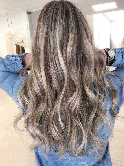 Tiny Highlights, Bronde Balayage Hair, Brunette Blonde Highlights, Balayage Lowlights, Ash Brown Hair Balayage, Dark Ash Blonde Hair, Ash Blonde Hair Balayage, Brunette With Blonde Highlights, Chunky Blonde Highlights