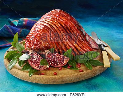 fully cooked whole spiral ham dinner platter garnish culinary Holiday Stock Photo: 12525986 - Alamy Ham Platter, Cherry Glazed Ham, Dinner Ideas Crockpot, Cherry Glaze, Recipes Easter, Herb Turkey, Ham Dinner, Easter Ham, Spiral Ham