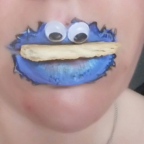 Facepaint lipart cookie monster sesamestreet Cookie Monster Makeup Halloween, Makeup Ideas Scary, Cookie Board, Cookie Monster Party, Monster Party, Facepaint, Cookie Monster, Monster Cookies, Body Painting