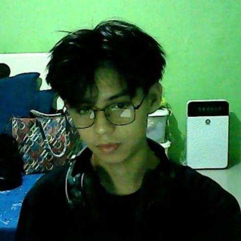 Lowkey Boy, Boy Pictures Teenagers, Filipino Boys, Lowkey Relationship Pictures, Be Kind To Yourself Quotes, Boy Port, Filipino Guys, Mirror Shot, Rpw Port