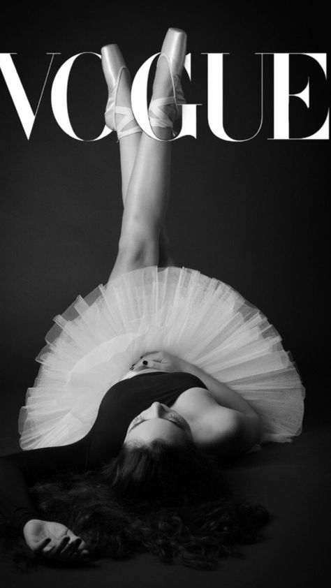 Vogue Ballet Black And White, Ballet Wall Art, Ballet Black, Fashion Posters, Room Wishlist, Retro Magazine, Black And White Retro, 잡지 레이아웃, Wall Art Fashion