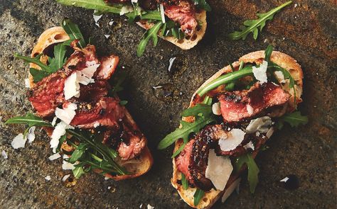 Peppered Steak Tagliata Crostini Steak Tagliata, Peppered Steak, Classy Appetizers, Crostini Recipe, Food Republic, Crostini Recipes, Small Food, Pepper Steak, Best Steak