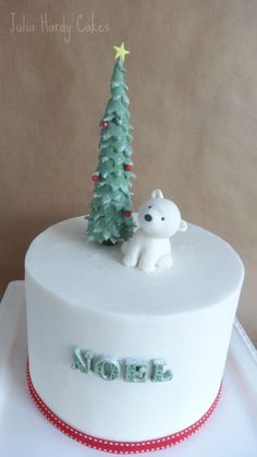 Little Christmas Cake Winter Torte, Christmas Themed Cake, Cake Christmas, Christmas Cake Designs, Christmas Cake Topper, Polar Bear Christmas, Christmas Cake Decorations, Xmas Cake, Winter Cake