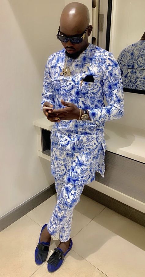 Etibo Styles For Men, Kampala Styles For Men, Kaftan Styles For Men, Damask Styles, Men Senator Designs, Senator Styles For Men, African Wear For Men, Costume Africain, African Suit