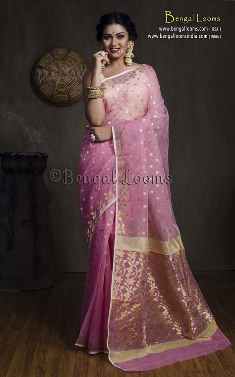 Muslin Jamdani Saree in Baby Pink and Gold Muslin Jamdani Saree, Banaras Sarees, Dhakai Jamdani Saree, Simple Saree Designs, Simple Sarees, Indian Fashion Saree, Wedding Silk Saree, Jamdani Saree, Saree Models