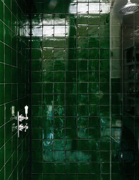 The Notting Hill home of designer Matilda Goad Matilda Goad, Tiled Bathroom, Green Tiles, Topps Tiles, Dark Green Aesthetic, Slytherin Aesthetic, Salon Interior Design, Bad Design, Green Tile