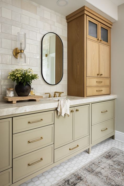 Bathroom of the Week: Warm Neutrals With a Curbless Shower Beige Bathroom Cabinet Ideas, Tan Granite Bathroom, Warm Transitional Bathroom, Cream Countertops Bathroom, Beige Countertops Bathroom, Warm Neutral Bathroom Ideas, Beige Bathroom Countertop, Beige Bathroom Cabinets, Warm Neutral Bathroom