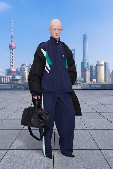 Balenciaga's Pre-FW21 Collection: Around the Globe in 58 Looks Balenciaga Style, Tandem, Pre Fall, Schmidt, Gay Pride, New York Fashion Week, Hulk, New York Fashion, Canada Goose Jackets