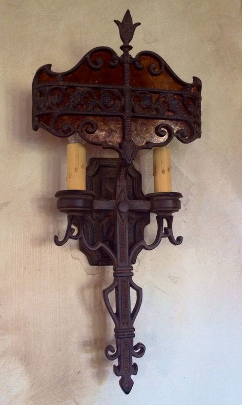 Beautiful Spanish colonial light fixture. Spanish Lamp, Colonial Light Fixtures, Hanging Pendant Lights Kitchen, Mexican Inspiration, Spanish Lighting, Monterey Style, Spanish Style Kitchen, Spanish Casa, Arizona Decor