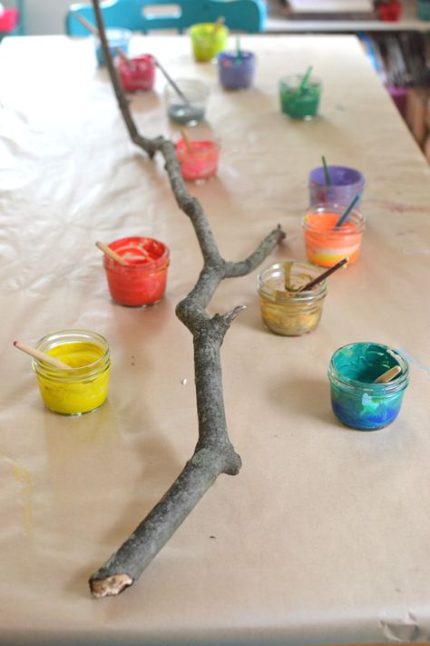 kids will love this format, especially if they find their own branch // great project for a group Painted Branches, Tree Study, Creative Curriculum, Aktivitas Montessori, Nature Play, Kindergarten Art, Collaborative Art, Toddler Art, Reggio Emilia