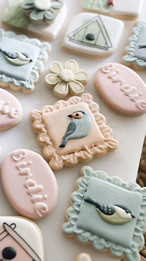 B I R D I E 🐦...my favorite little bird from the set! The peachy/orange and blue look so good together. This bird cookie was made possible through the use of royal icing transfers!!! Transfers are created by pre-piping images onto stencil film and later using the images to decorate flooded cookies. Transfers help simplify and speed up the decorating process!!! Highly recommend 🤗 F O L L O W @ohbabybakery for more cookie videos! . . . #cookiedecorating #cookietutorial #dfwcookies #dalla Bird Royal Icing Cookies, Bird Decorated Cookies, Birdhouse Cookies, Bird Sugar Cookies, Birthday Royal Icing Cookies, Nature Cookies, Flooded Cookies, Icing Transfers, Bird Baby Shower