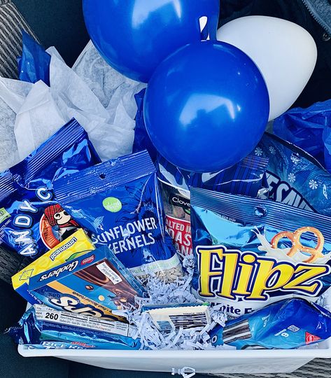 Birthday Basket Blue, Blue Birthday Box Gift For Boyfriend, Color Party Blue Basket, Blue Baskets For Boyfriend, Blue Birthday Basket, Blue Basket Gift For Boyfriend, Blue Boyfriend Basket, Blue Themed Gift Baskets, Birthday Gift For Bf