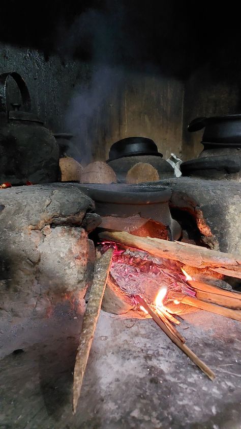 Village Food Indian, Fake Kitchen Snaps, Village Aesthetic Indian, Village House Aesthetic, Indian Village Aesthetic, Kitchen Village, Village Vibes, Village Kitchen, 2024 Energy