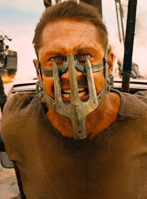 Tom Hardy in Mad Max: Fury Road Mad Max Tom Hardy, Tom Hardy Mad Max Fury Road, Madmax Fury Road, Tom Hardy Mad Max, Max Rockatansky, Caravan Ideas, Good Movie, Girl Film, Mad Max Fury