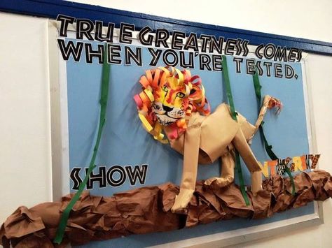 Safari Bulletin Boards, Jungle Bulletin Boards, Jungle Theme Classroom Decorations, Hollywood Theme Classroom, Creative Bulletin Boards, Jungle Theme Classroom, Interactive Bulletin Boards, Daniel And The Lions, Ocean Theme Classroom