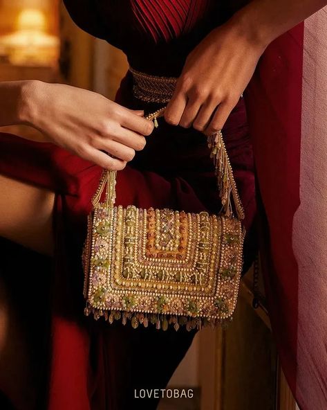 Latest Bridal Purses To Match Your Wedding Outfits Bridal Bag For Wedding Day Indian, Bridal Purse Indian, Student Christmas Gifts, Bridal Purse, Potli Bag, Clutch Bag Wedding, Embellished Bags, Bridal Bag, Traditional Indian Outfits