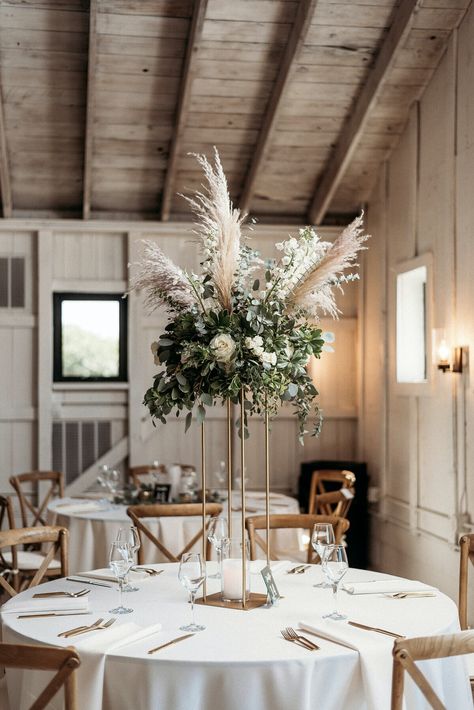 Centerpieces With Sunflowers, Table Centerpieces For Christmas, Table Centerpiece For Christmas, Grass Centerpiece, Boho Centerpiece, Boho Wedding Centerpieces, Feather Centerpieces, Tall Wedding Centerpieces, Wedding Options