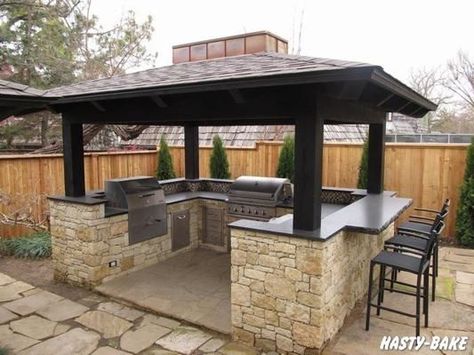 Smart Ideas for Outdoor Kitchens #outdoor #kitchen #ideas Design Per Patio, Outdoor Kitchen Countertops, Outdoor Kitchen Bars, Bbq Island, Backyard Kitchen, Outdoor Kitchen Patio, Diy Outdoor Kitchen, Outdoor Kitchens, Pergola Patio