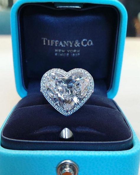 Most Beautiful Engagement Rings, Heart Shaped Diamond Ring, Heart Shaped Engagement Rings, Heart Engagement, Jewelry Tiffany, Most Popular Engagement Rings, Popular Engagement Rings, Future Engagement Rings, Engagement Ring Shapes