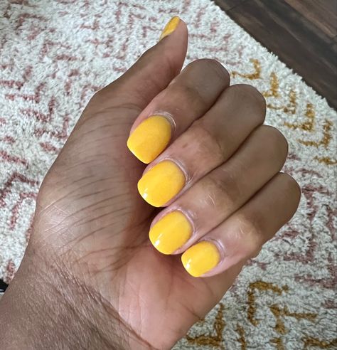 #sns #snsdippingpowder #dip #dippowdernails #dipping #dippowder #manicure #yellownails #shortnails #summernails Sunflower Yellow, Dip, Sunflower, Manicure, Nail Designs, Convenience Store Products, Nails, Yellow