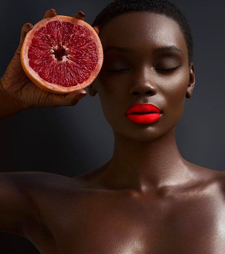 Lipstick For Dark Skin, Bright Lipstick, Beauty Video Ideas, Bold Lipstick, Photoshoot Makeup, Beauty Shoot, Healthy Fruits, Makeup For Black Women, Beautiful Lips