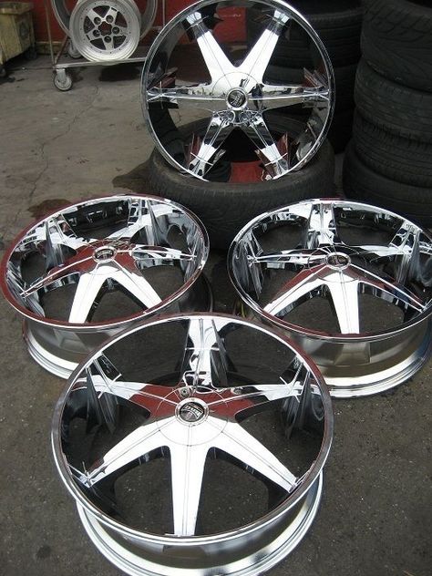 Chrome Rims Trucks, Aveo Gt, Big Legs, Chrome Rims, Rims And Tires, Chrome Wheels, Wheel Rims, Car Wheel, Old School