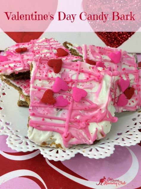 Valentine's Day Candy Bark Candy Bark Recipes, Chocolate Covered Graham Crackers, Bark Recipes, Valentines Theme, Valentines Recipes Desserts, Valentines Baking, Valentine's Party, Candy Bark, Kids Cooking Recipes