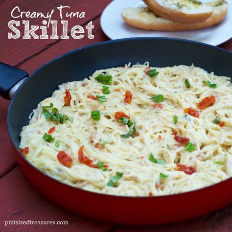 An upscale creamy tuna skillet complete with Parmesan cheese, olive oil and sun-ripened tomatoes. Mouthwatering delicious! Angel Hair Pasta Recipe, Sweet Potato Soup Vegan, Spicy Fried Chicken, Tuna Pasta, Cooking Challenge, Skillet Recipes, Angel Hair Pasta, Baked Strawberries, Dark Chocolate Cakes