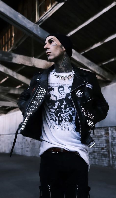 Rock Party Outfit, Modern Emo, Guys With Tattoos, Biker Guys, Metal Outfit, Punk Rock Grunge, Men 90s, Badass Outfit, Grunge Guys