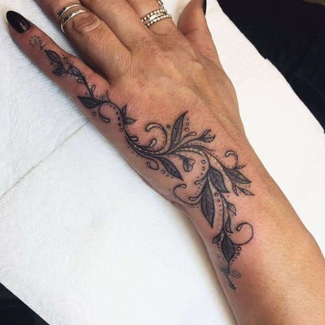 Elegant Hand Tattoo Women Ellierosetattoo Hand Tattoos Pictures, Cool Tattoos For Girls, Small Wave Tattoo, Side Hand Tattoos, Tattoo Design For Hand, Tato Jari, Hand Tattoos For Girls, Hand And Finger Tattoos, Pretty Hand Tattoos