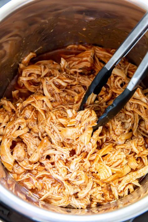 Frozen Chicken Instant Pot, Chicken Instant Pot Recipe, Chicken Breast Instant Pot Recipes, Sweet Bbq Chicken, Instant Pot Bbq Chicken, Instant Pot Chicken Recipes, Pulled Chicken Recipes, Chicken Instant Pot, Shredded Bbq Chicken