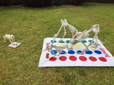 The 'Keeping Up With The Bones' Facebook page tracks goings on of the Bonses, a skeleton family created by Lumberton resident Amy B. Moses. Each day, Moses changes the display to show the family doing different things, like yoga poses, playing Twister and starting a family of their own. Photo: Keeping Up With The Bones/Facebook Skeleton Family, Halloween Yard Displays, Funny Halloween Decorations, Halloween Camping, Halloween Outside, Skeleton Decorations, Yoga Posen, Halloween Yard Decorations, Halloween Yard