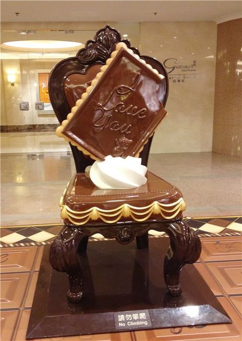 Fondue Fountain, Chocolate Sculptures, Cake Quilt, Chocolate Heaven, Chocolate Art, Pink Cake, Love Chocolate, Chocolate Desserts, A Chair