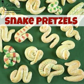 Edible Crafts For Kids, Snake Sandwich, Snake Birthday, Theme Snack, Snake Party, Pretzel Shape, Healthy Cupcakes, Homemade Pretzels, Homemade Soft Pretzels