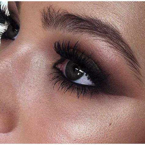 Make Up Designs, Black Smokey Eye, Black Smokey, Smink Inspiration, Beauty Make-up, Makijaż Smokey Eye, Make Up Looks, Eye Makeup Tips, Natural Eye Makeup