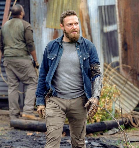 The walking dead icons
The walking dead Twd Characters, Ross Marquand, Safe Zone, Walking Dead Daryl, Ghost Of You, Face C, Comfort Characters, Iconic Movies, Series Movies