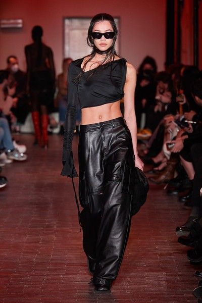 Skirt Over Trousers, Leather Baggy Pants, Baggy Pants, Leather Trousers, Fall 2022, Low Waisted, Milan Fashion, Milan Fashion Week, 90s Fashion