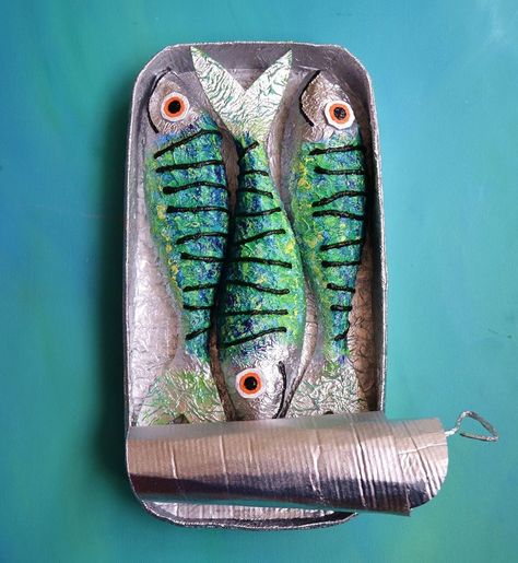 Paper Mache Food Sculpture, Paper Mache Food, Cardboard Creatures, Food Textiles, Cardboard Creations, Food Sculpture, Cardboard Sculpture, Paper Mache Art, Paper Mache Crafts