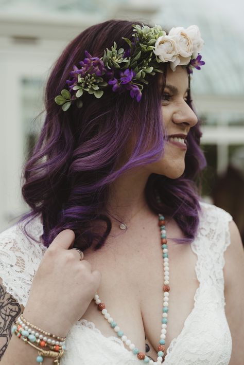 Purple Wedding Hair Hairstyles, Brides With Colorful Hair, Vivid Wedding Hair, Purple Hair Wedding Hairstyles, Bride With Purple Hair, Purple Hair Wedding, Purple Hair Bride, Purple Wedding Makeup The Bride, Alt Wedding Hair