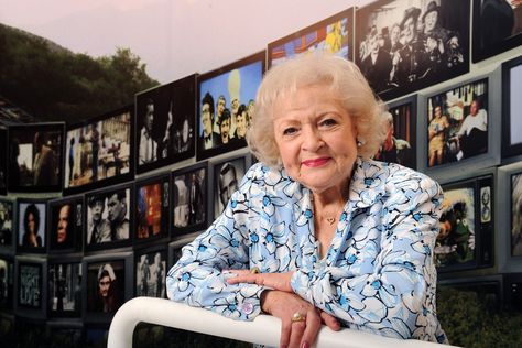 Betty White's Estate—and Front Door—to Be Sold At Beverly Hills Auction || White’s showbiz memorabilia is up for grabs, plus paintings, clothes, and sentimental items https://www.lamag.com/citythinkblog/betty-whites-estate-to-be-sold-at-auction/ Betty White Quotes, Mary Tyler Moore Show, Mary Tyler Moore, Tv Icon, Robert Redford, Hollywood Icons, Betty White, People Magazine, Golden Girls