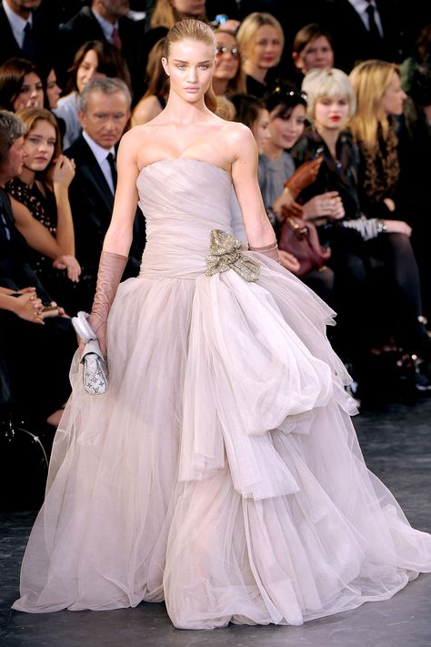 2010 Fashion, Rosie Huntington, Huntington Whiteley, Rosie Huntington Whiteley, Strapless Gown, Vintage Louis Vuitton, Gorgeous Gowns, Beautiful Gowns, Star Fashion