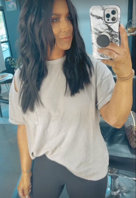 Chelsea Deboer Hair Color, Chelsea Houska Dark Hair, Chelsea Houska Brown Hair, Chelsea Houska Black Hair, Chelsea Houska Short Hair, Chelsea Houska Hair Short, Punk Mom Hair, Chelsea Houska Hair Dark, Dark To Red Hair Transformation