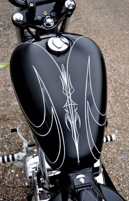 Motorcycle Paint Ideas, Bike Paint Ideas, Motorcycle Tank Art, Custom Motorcycle Paint Jobs, Bike Tank, Custom Paint Motorcycle, Pinstripe Art, Motorcycle Paint Jobs, Motorcycle Ideas